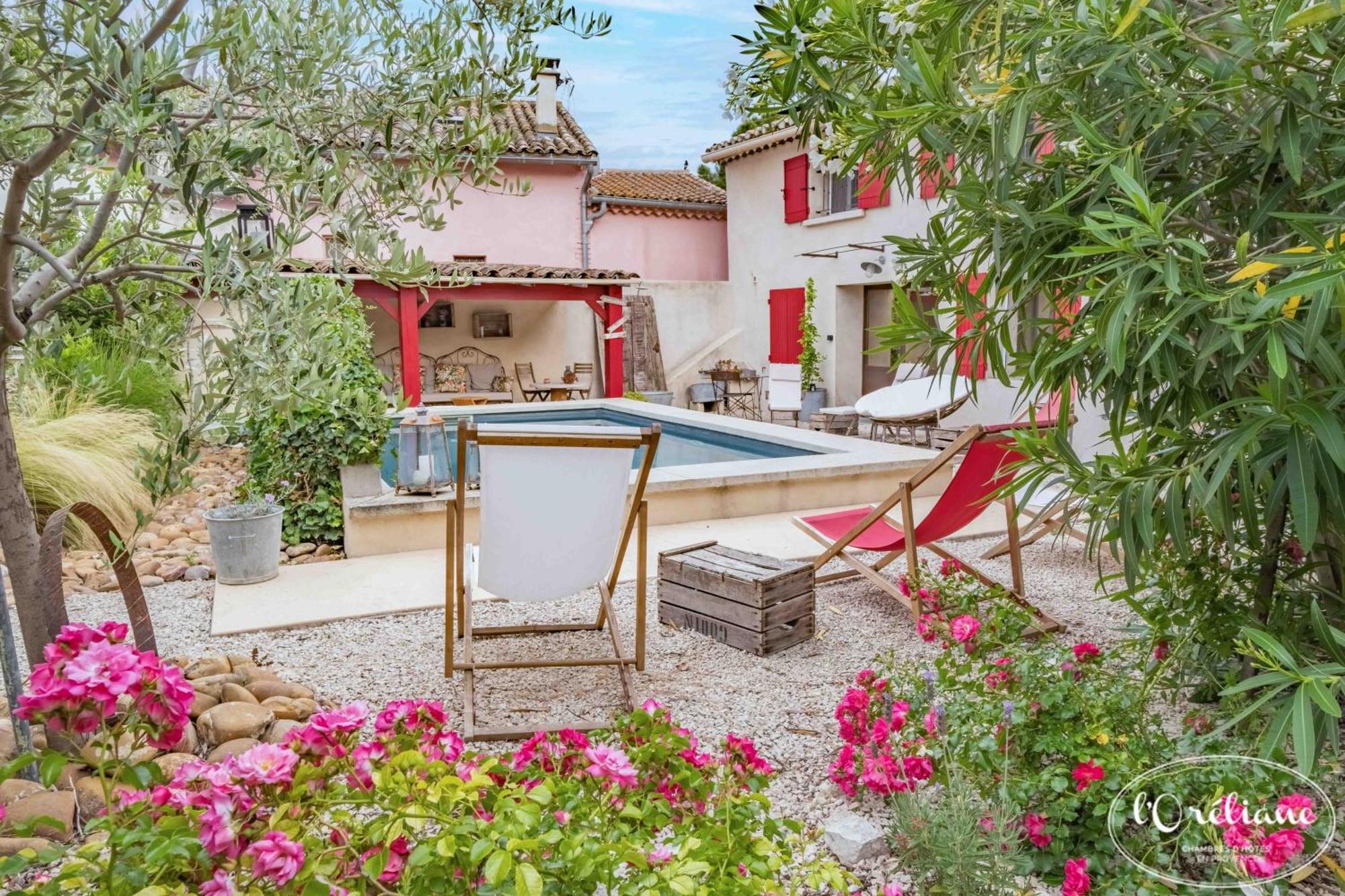 Chambres D'Hotes L'Oreliane En Provence Only Adult Chateauneuf-de-Gadagne Exterior photo